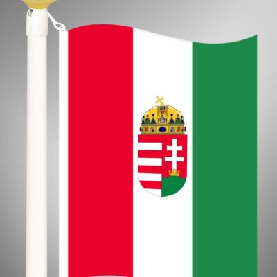 Bal oldali szalagerősítéssel ellátott, álló, kültéri magyar zászló címerrel