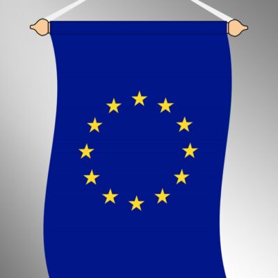 Felül bújtatóval ellátott, kültéri álló Európa zászló